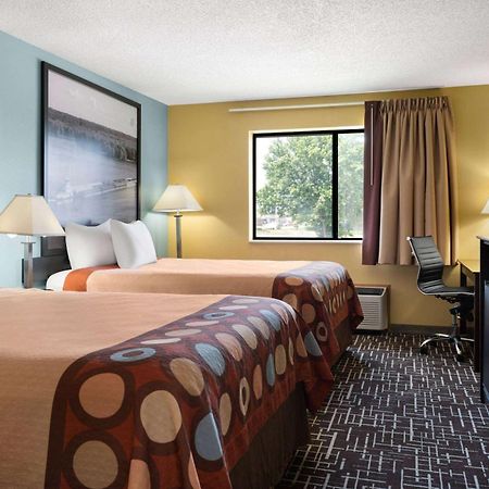 Super 8 By Wyndham Dyersville Εξωτερικό φωτογραφία