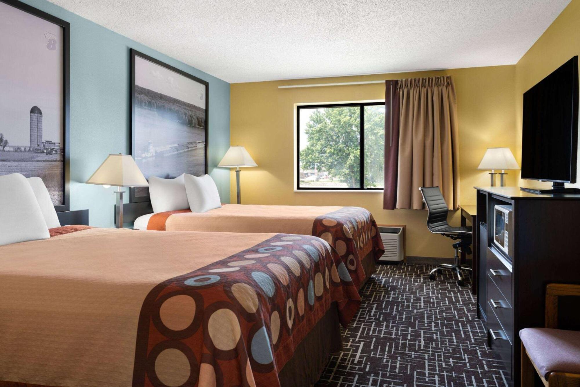 Super 8 By Wyndham Dyersville Εξωτερικό φωτογραφία