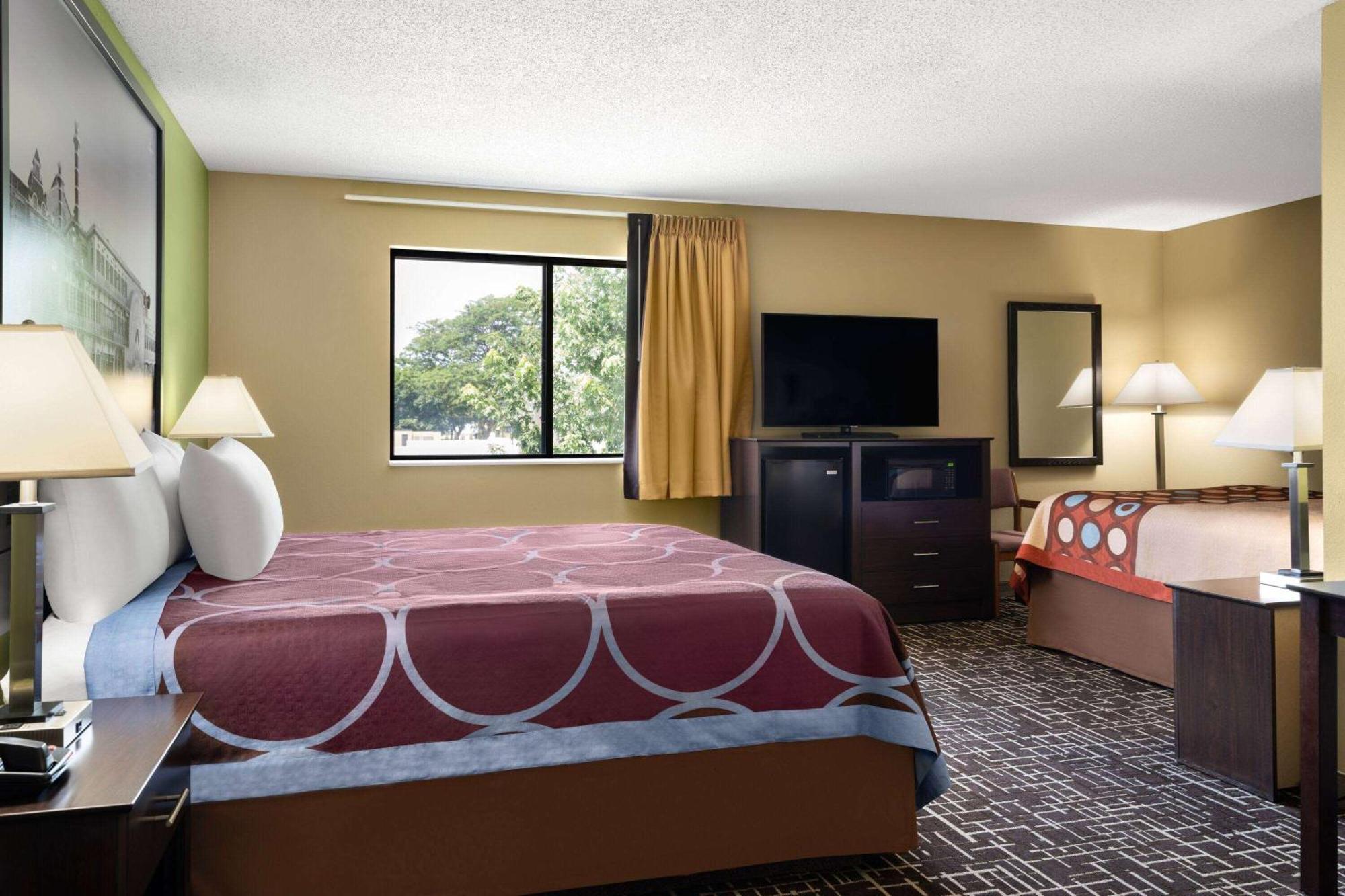 Super 8 By Wyndham Dyersville Εξωτερικό φωτογραφία