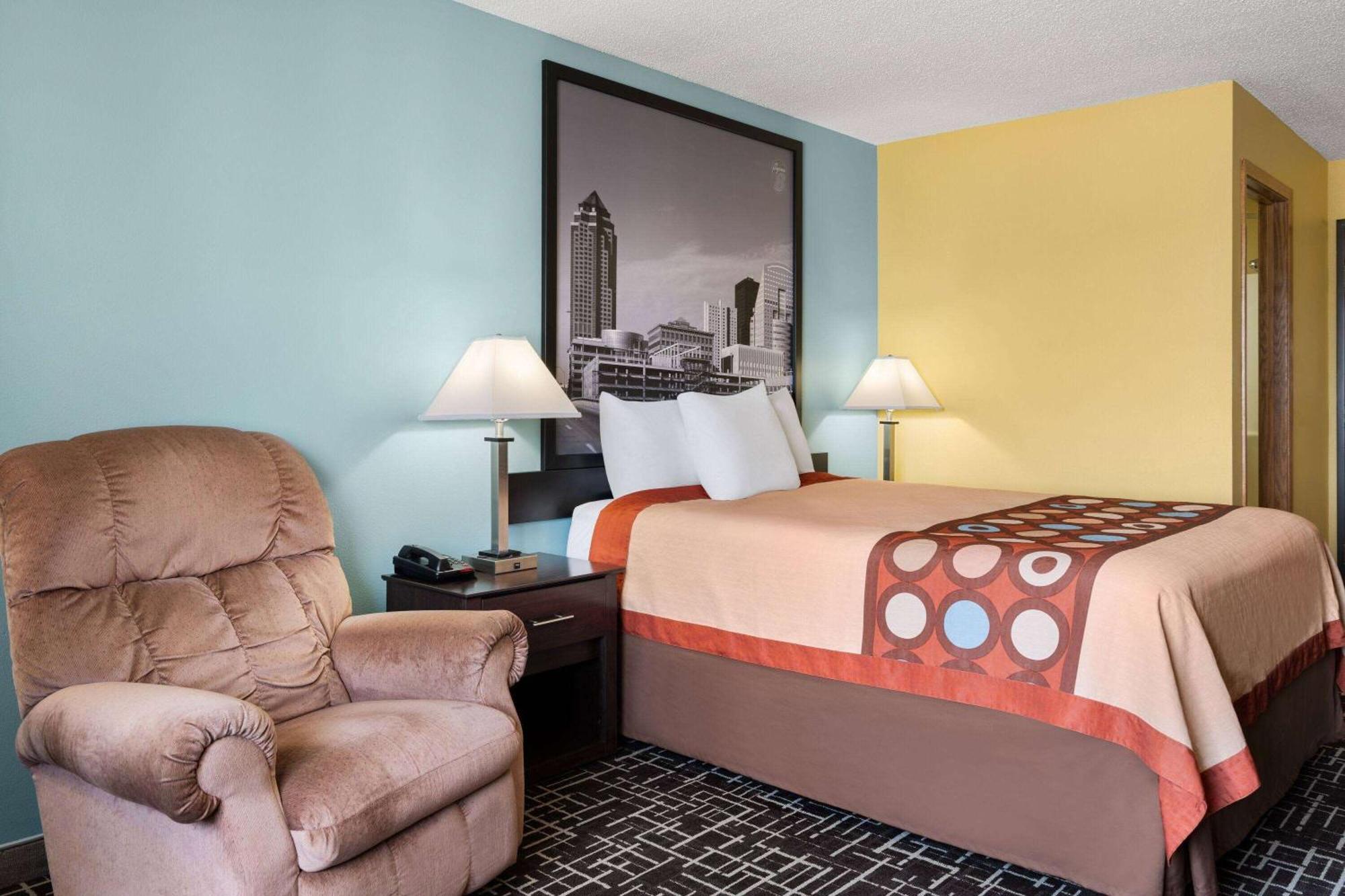 Super 8 By Wyndham Dyersville Εξωτερικό φωτογραφία