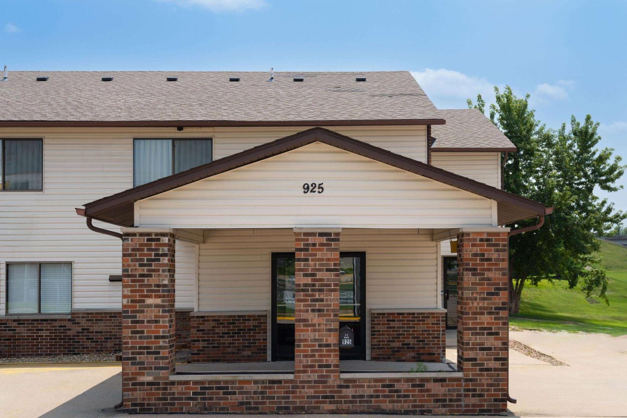 Super 8 By Wyndham Dyersville Εξωτερικό φωτογραφία