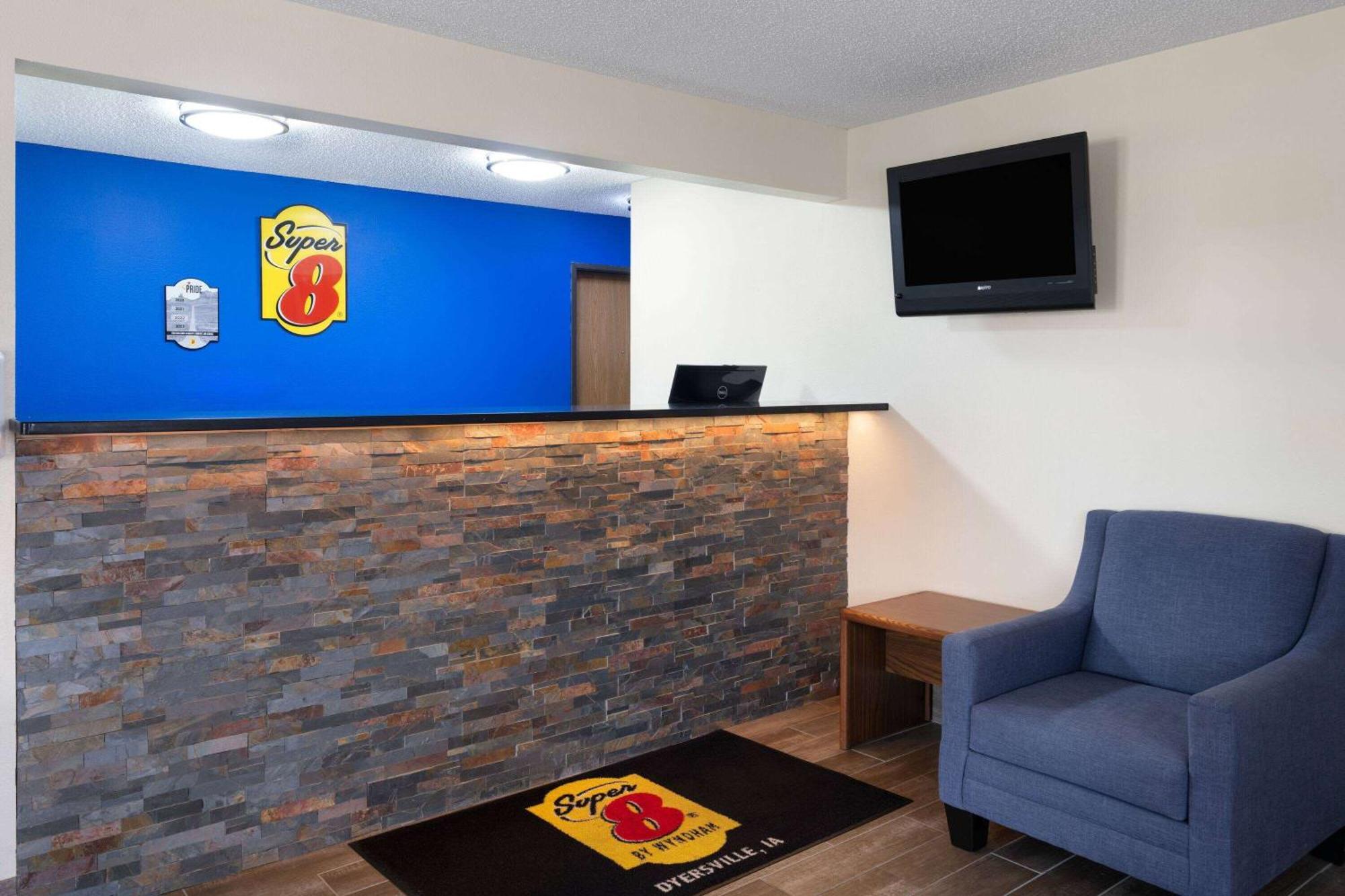 Super 8 By Wyndham Dyersville Εξωτερικό φωτογραφία