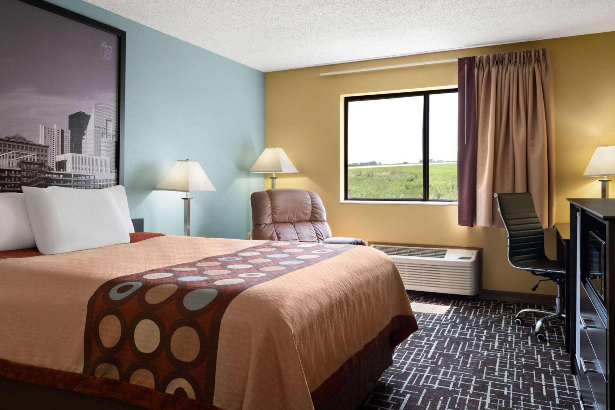 Super 8 By Wyndham Dyersville Εξωτερικό φωτογραφία